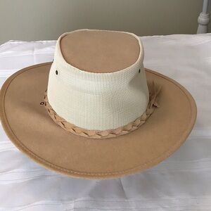 Tan and Cream Wide Brim Hat size xl mesh/suede preowned never worn great cond.